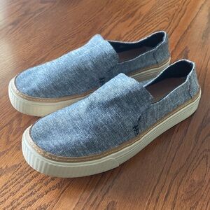 Tom’s size blue slip on canvas fabric shoe